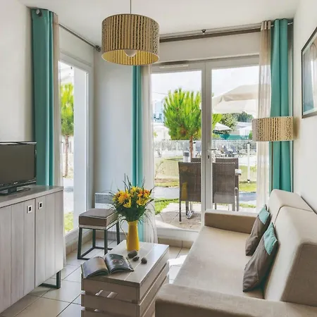 Connected Coastal Duo For Groups Appartement